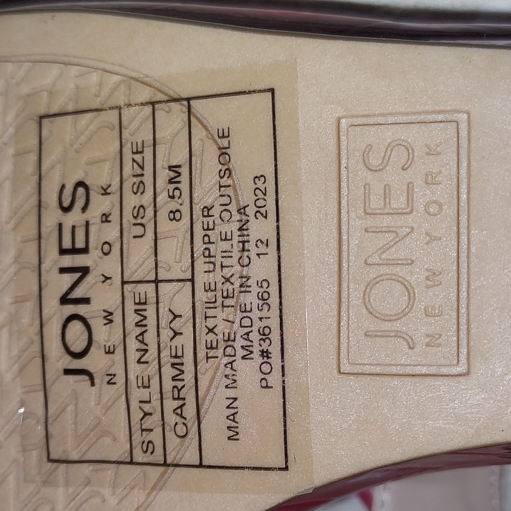 Jones New York Carmyy Sandals - Picture 11 of 11